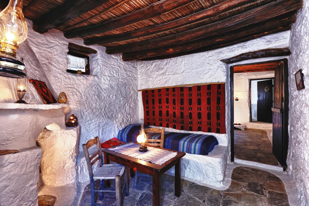 Aparthotel Aspros Potamos