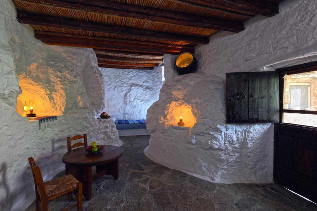 Aspros Potamos Aparthotel Makrýgialos