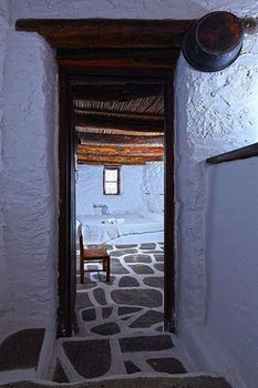 Aparthotel Aspros Potamos 2*